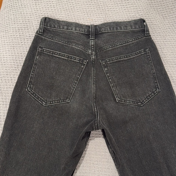 Abercrombie & Fitch Ankle Straight Ultra High Rise Size 26/2 Short in Black - Picture 4 of 5